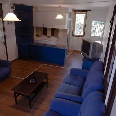 Hostel Belgrade Shungit Dragana Jeftica Br 10 מראה חיצוני תמונה