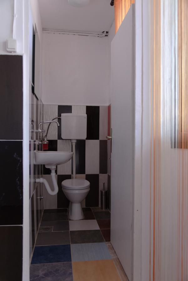 Hostel Belgrade Shungit Dragana Jeftica Br 10 מראה חיצוני תמונה
