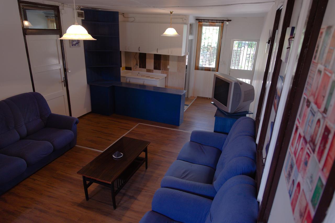 Hostel Belgrade Shungit Dragana Jeftica Br 10 מראה חיצוני תמונה